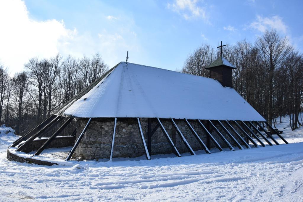 Guest House Lagotto'S Peak Radatovici Exterior photo